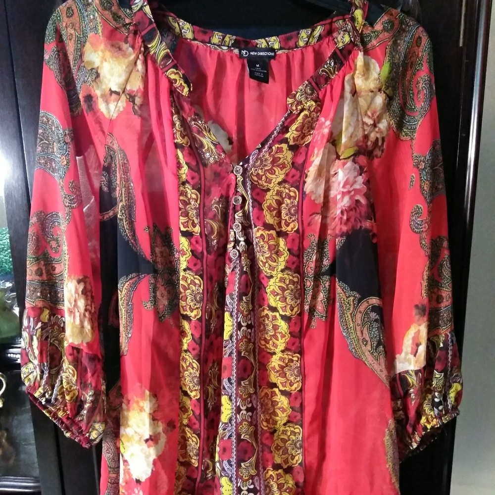 New direction top sheer with beautiful pattern.